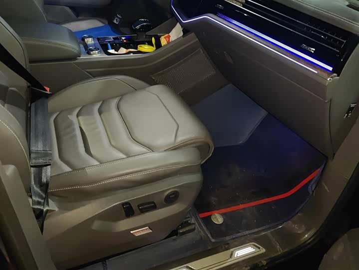 Фото 8 - Volkswagen Touareg