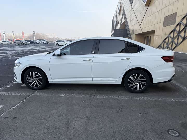 Фото 5 - Volkswagen Lavida