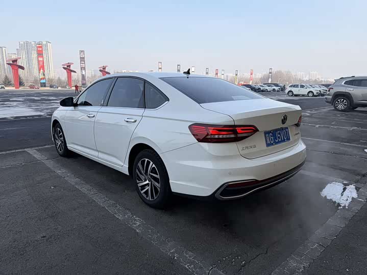 Фото 8 - Volkswagen Lavida