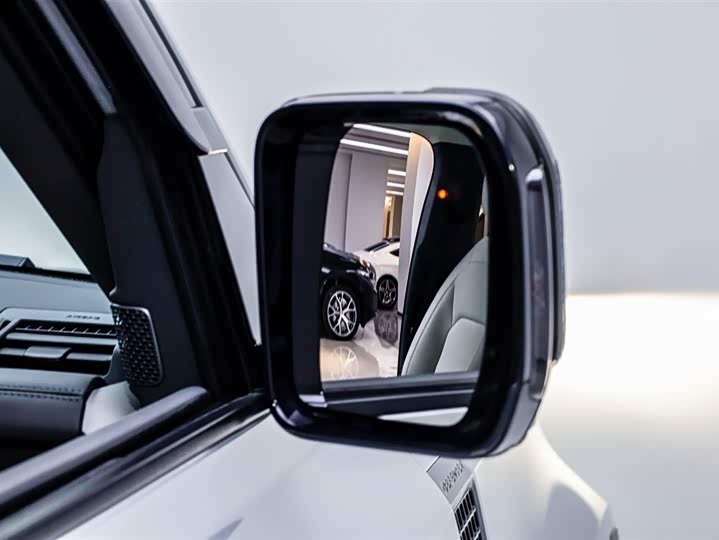 Фото 5 - Land Rover Defender