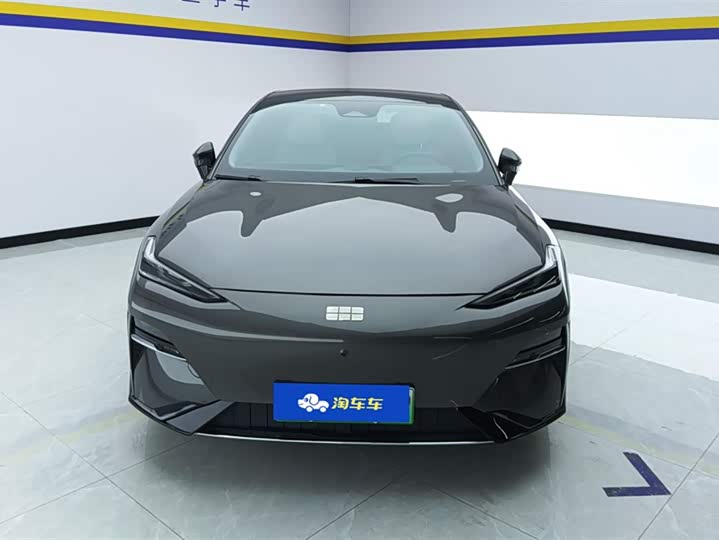 Фото 2 - Geely Galaxy E8