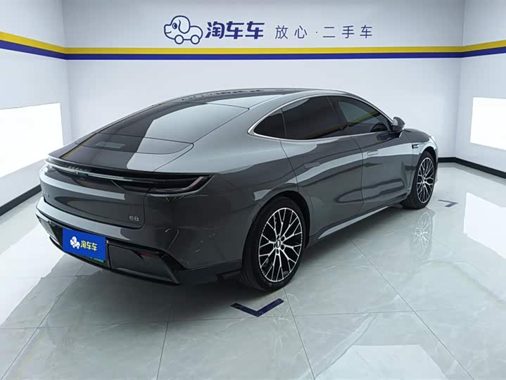 Фото 3 - Geely Galaxy E8