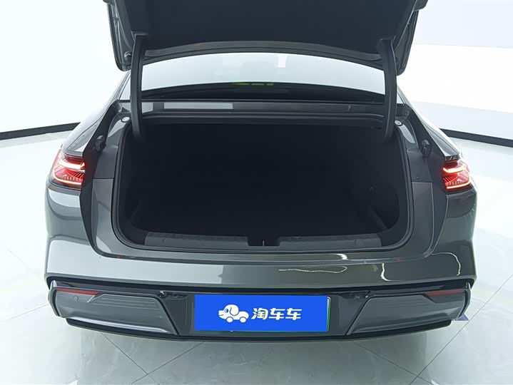 Фото 4 - Geely Galaxy E8