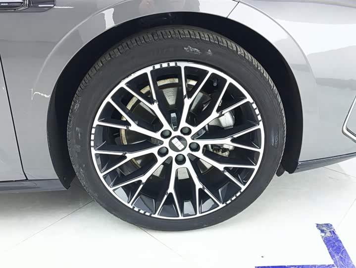 Фото 6 - Geely Galaxy E8