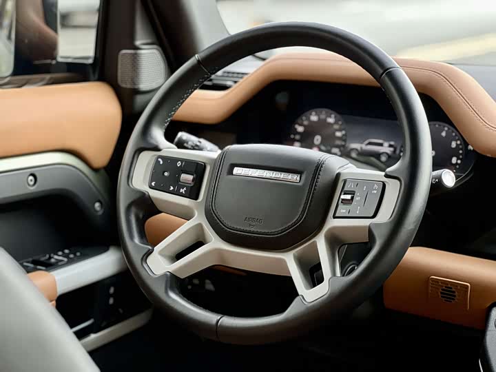 Фото 6 - Land Rover Defender