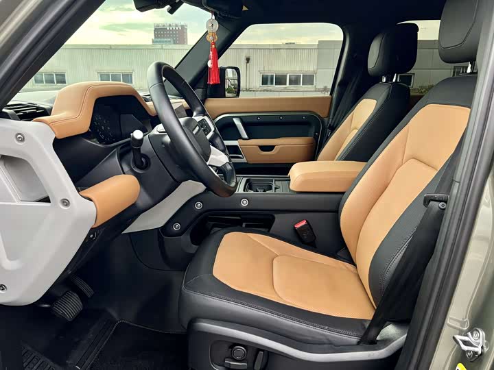 Фото 8 - Land Rover Defender