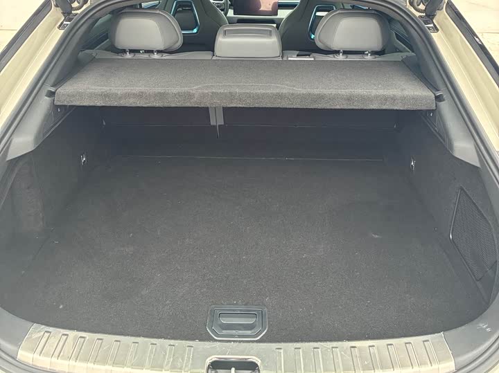 Фото 9 - Zeekr 001