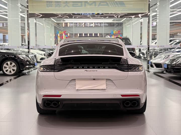 Фото 5 - Porsche Panamera