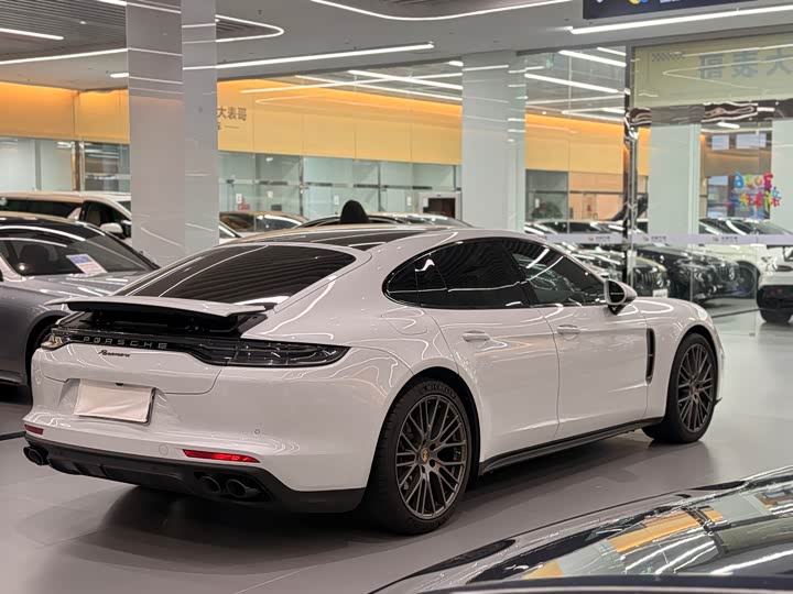 Фото 6 - Porsche Panamera