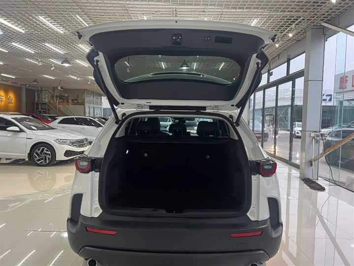 Photo 7 - Mazda CX-50