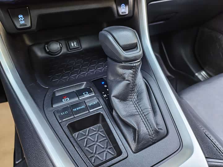 Photo 9 - Toyota Wildlander