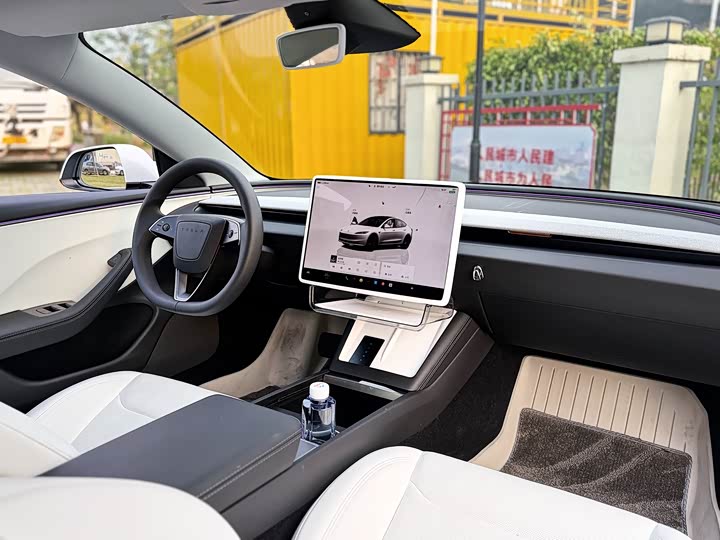 Фото 7 - Tesla Model 3