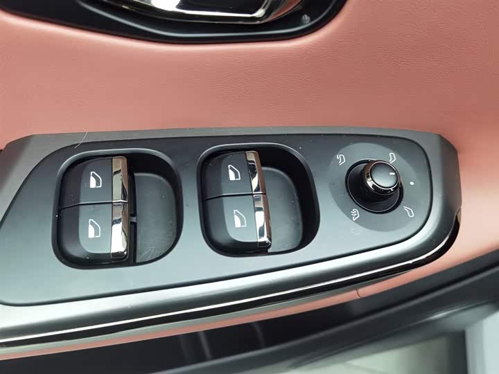 Фото 9 - Nio EC6