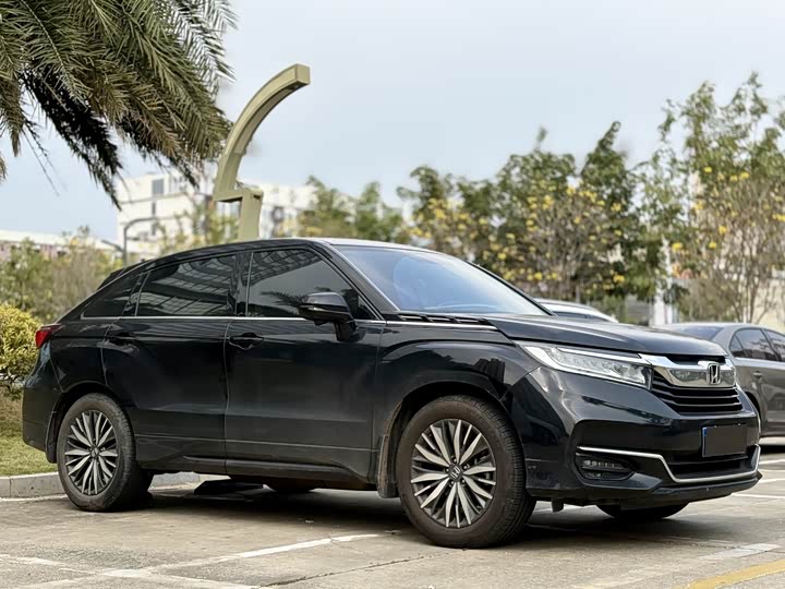 Фото 3 - Honda Avancier