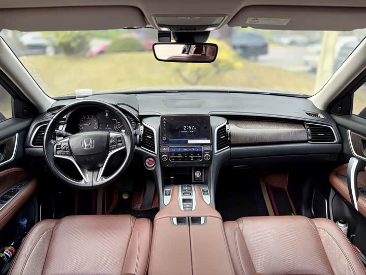 Фото 6 - Honda Avancier