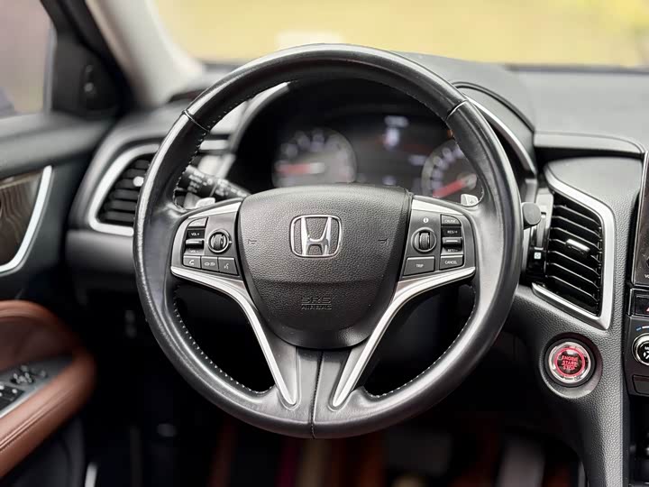 Фото 8 - Honda Avancier