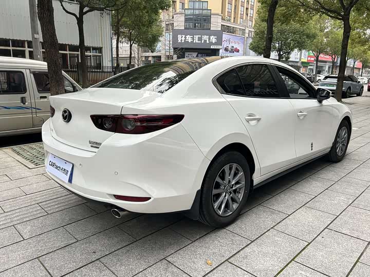 Photo 2 - Mazda 3 (Axela)