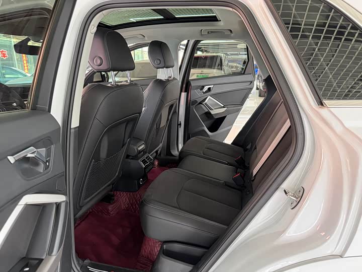 Фото 8 - Audi Q3