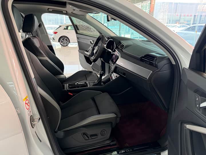 Фото 9 - Audi Q3