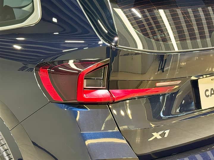 Фото 9 - BMW X1