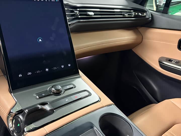 Фото 7 - Nio ES6