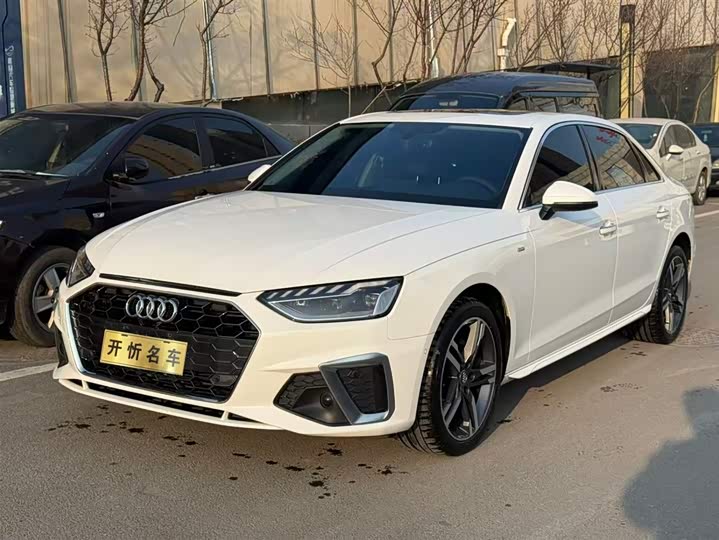 Фото 1 - Audi A4L