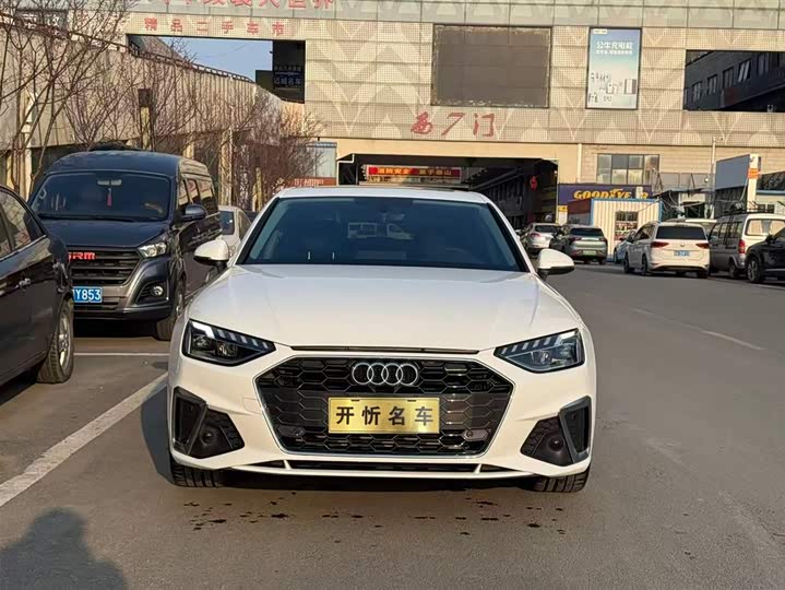 Фото 2 - Audi A4L