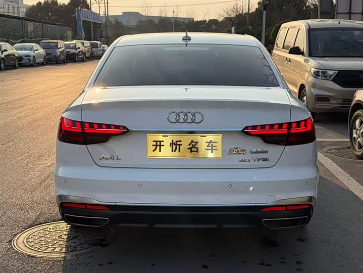 Фото 3 - Audi A4L