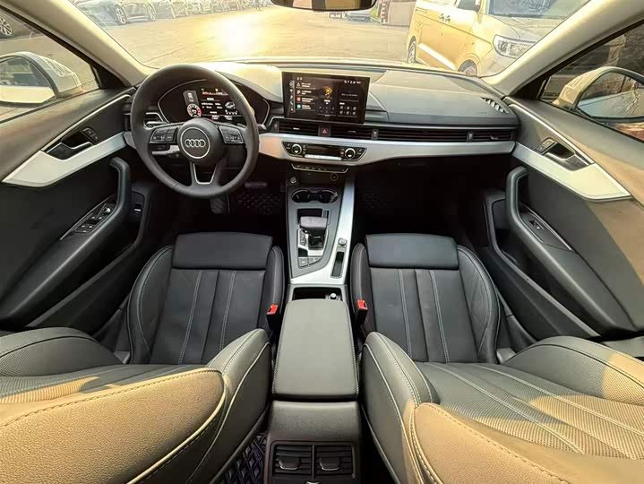 Фото 5 - Audi A4L