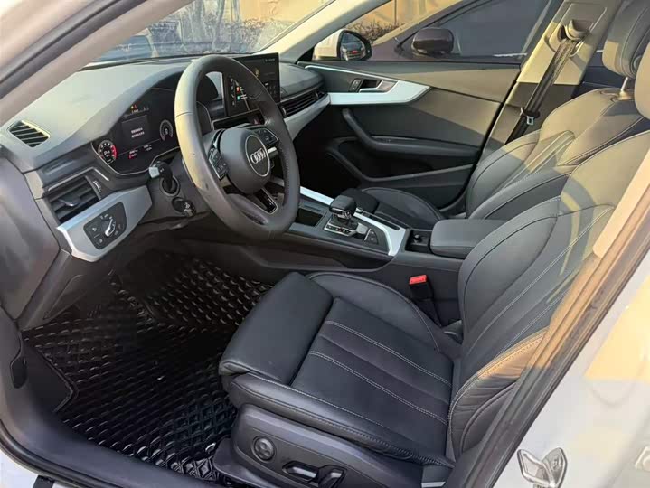 Фото 6 - Audi A4L