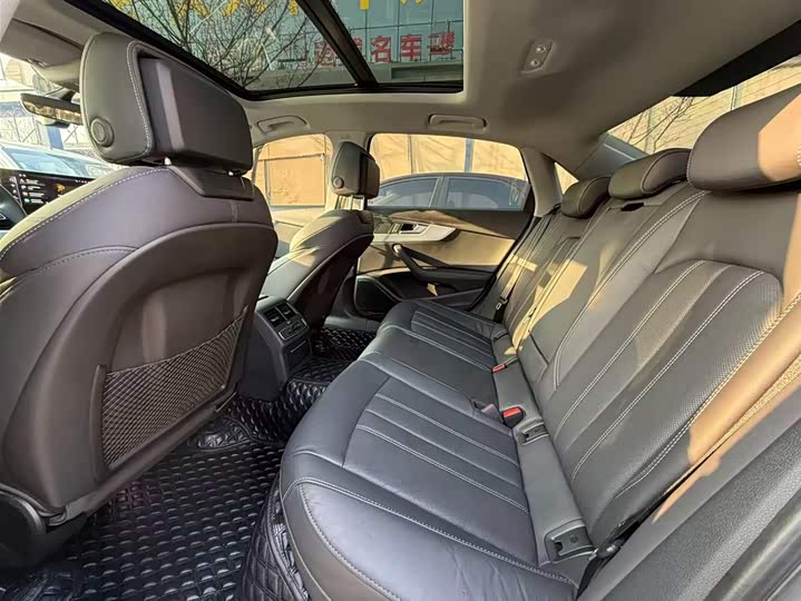 Фото 7 - Audi A4L