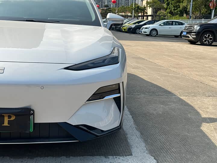 Фото 6 - Geely Galaxy E8