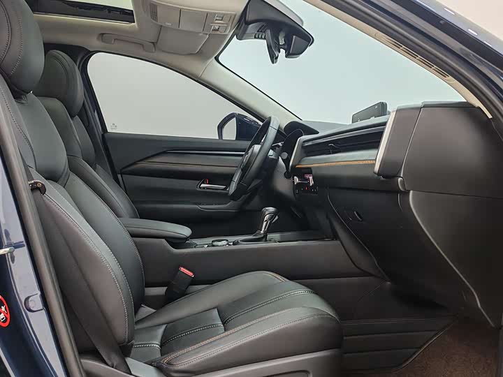 Photo 8 - Mazda CX-50