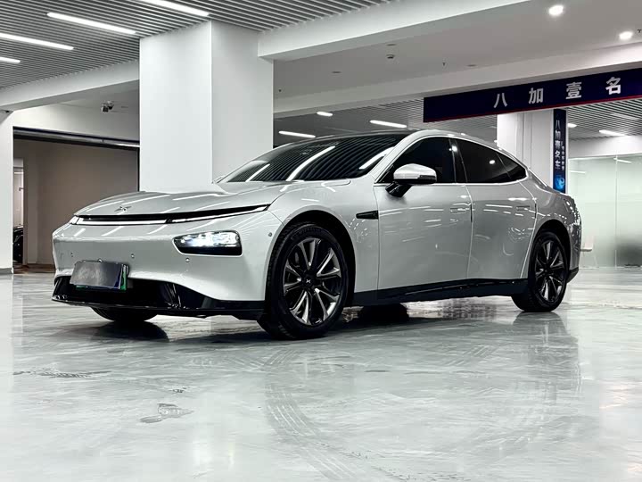 Фото 1 - XPeng P7