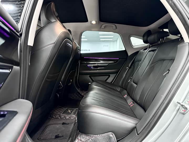 Фото 5 - XPeng P7