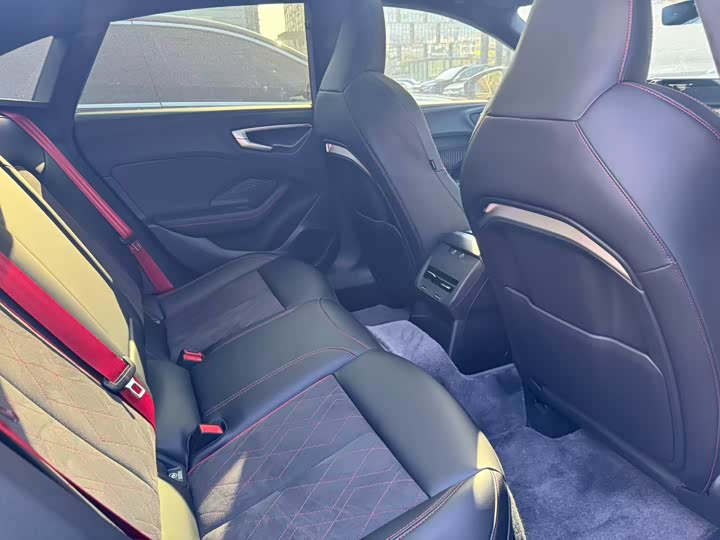 Фото 6 - Audi A5L Sportback