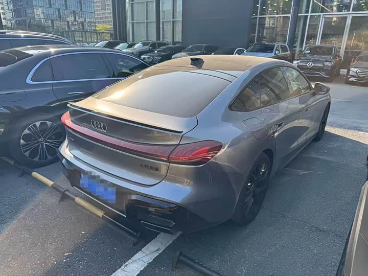 Фото 7 - Audi A5L Sportback