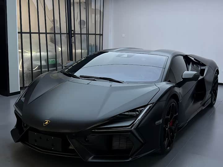 Фото 1 - Lamborghini Revuelto