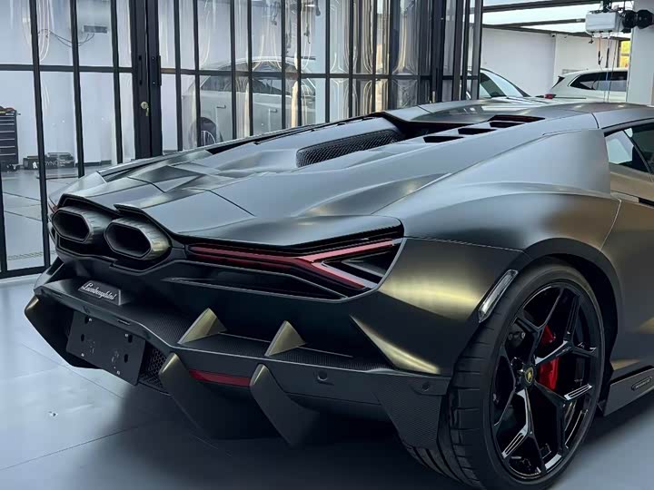 Фото 6 - Lamborghini Revuelto