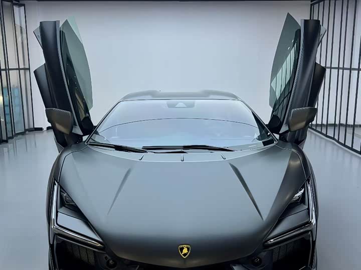 Фото 7 - Lamborghini Revuelto