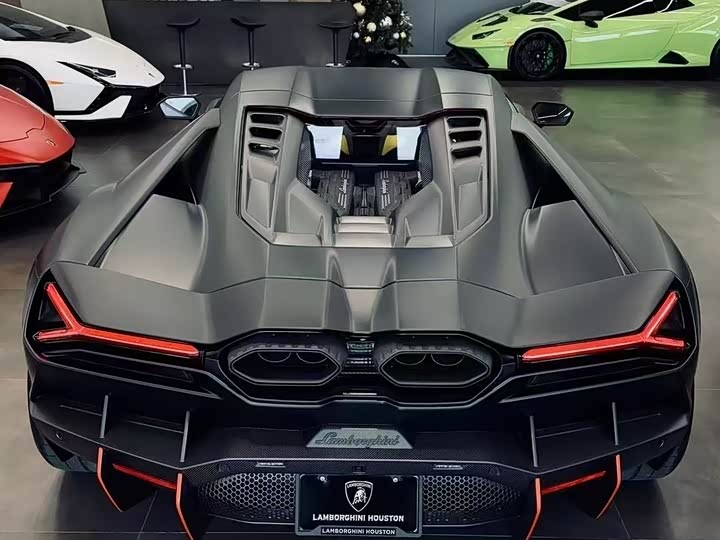 Фото 8 - Lamborghini Revuelto