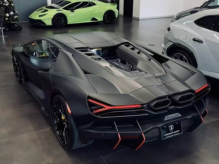 Фото 9 - Lamborghini Revuelto