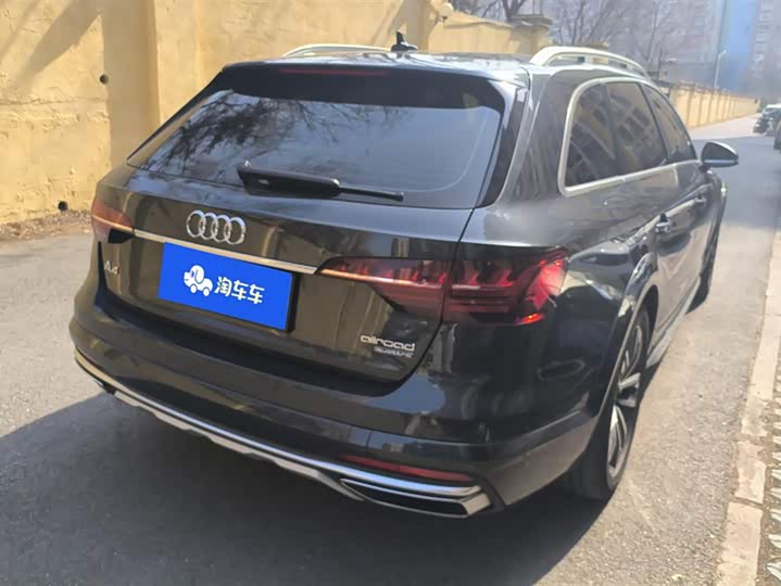 Фото 3 - Audi A4