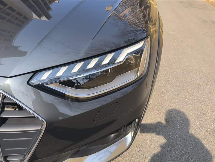 Фото 5 - Audi A4