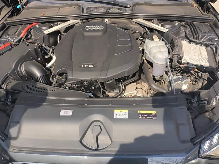 Фото 9 - Audi A4