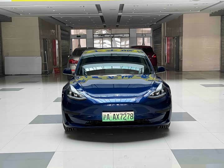 Фото 2 - Tesla Model 3