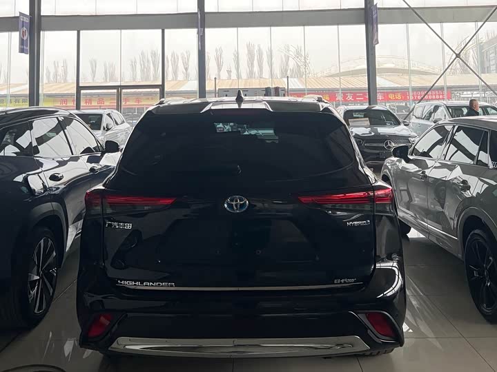 Фото 4 - Toyota Highlander