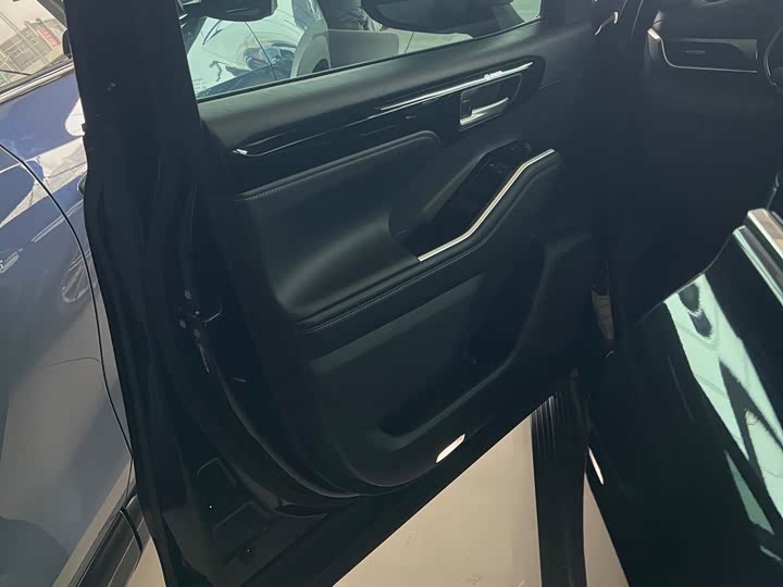 Фото 8 - Toyota Highlander