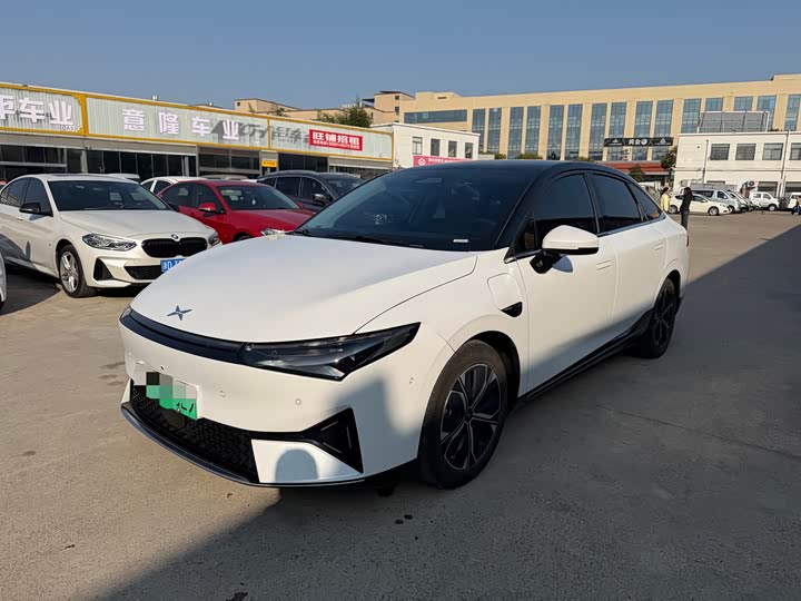 Фото 1 - XPeng P5