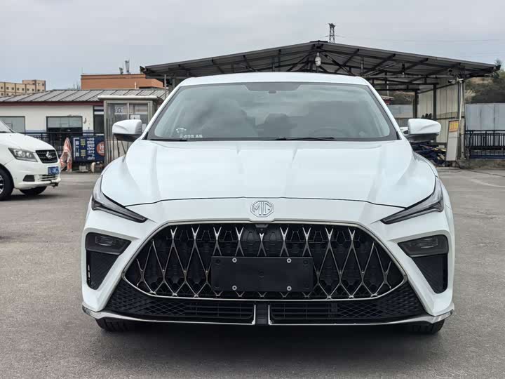 Фото 1 - MG Motor 5 Scorpio